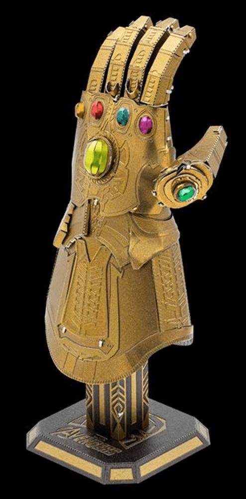 Piatnik  Kovová zemská rukavica Marvel Infinity Gauntlet značky Piatnik